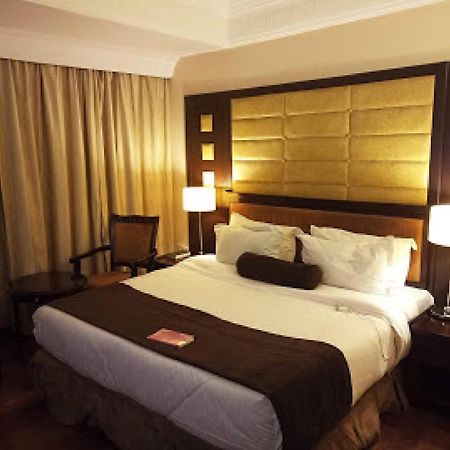 Room In Lodge - Owu Crown Hotel, Ibadan Exteriér fotografie