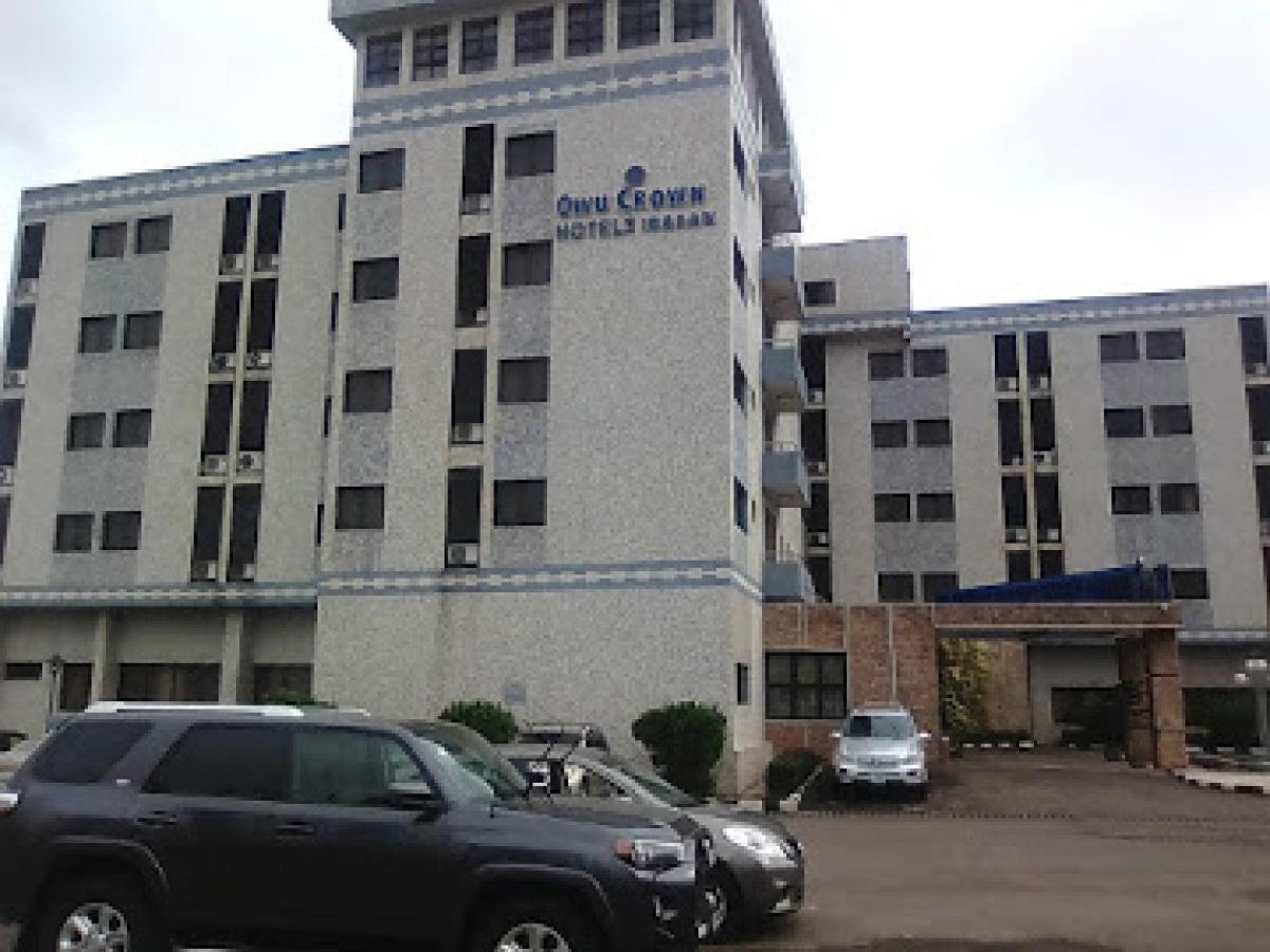 Room In Lodge - Owu Crown Hotel, Ibadan Exteriér fotografie